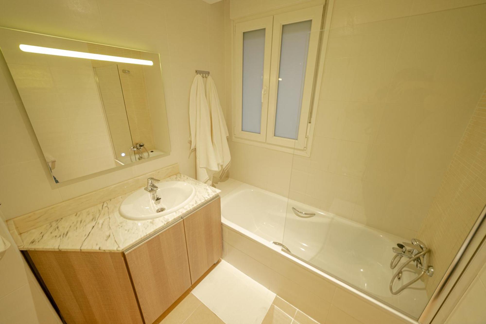 Apartment Hey 1a93 -chamartin-